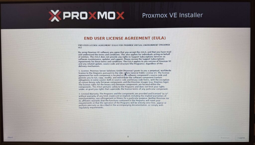 Proxmox VE 8.4のインストーラー起動時の利用規約を承諾する画面